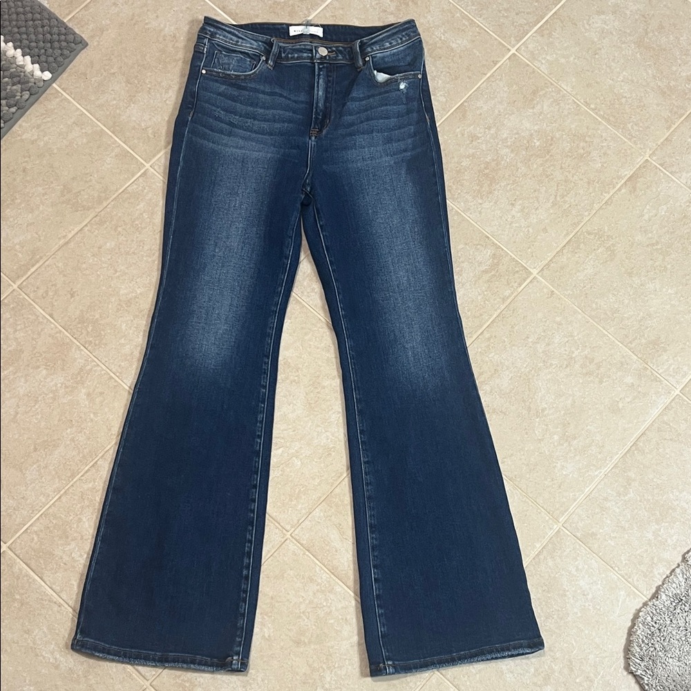 Risen Flare Jeans